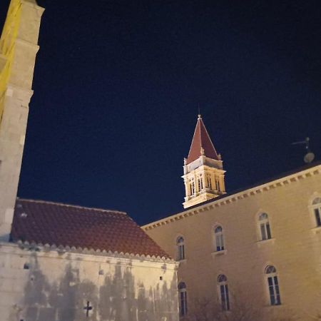 Holiday Home Ruzmarin Trogir Luaran gambar