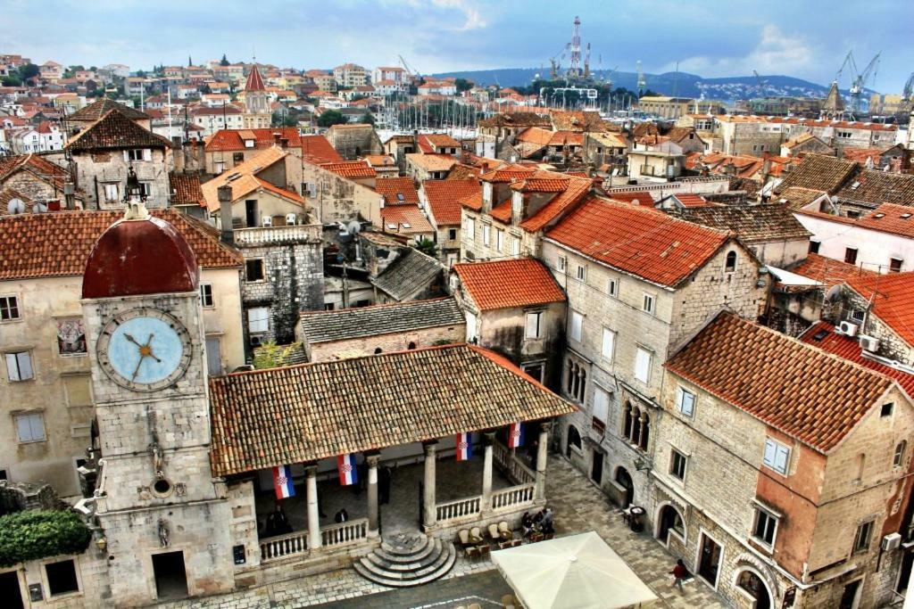 Holiday Home Ruzmarin Trogir Luaran gambar