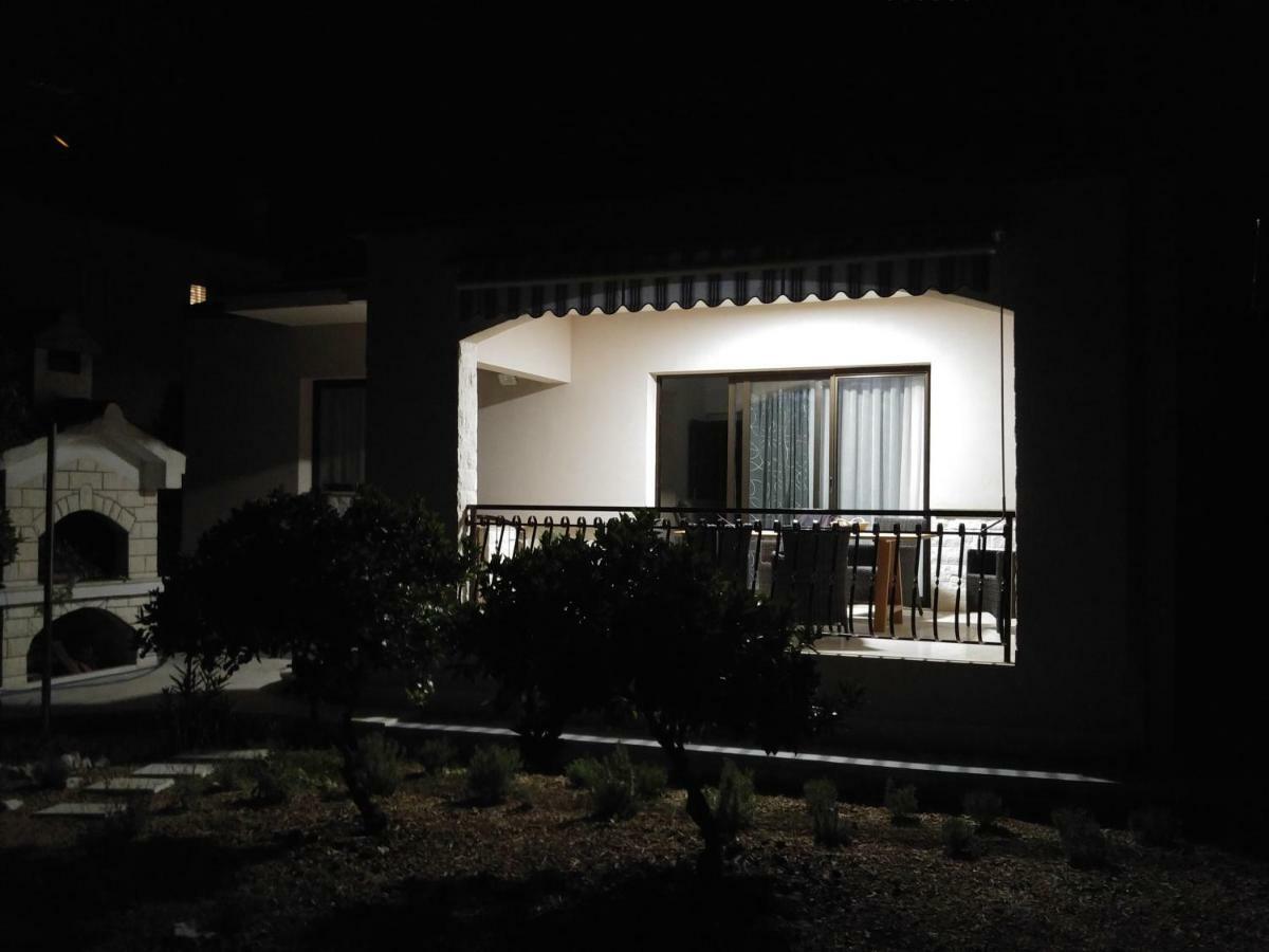 Holiday Home Ruzmarin Trogir Luaran gambar
